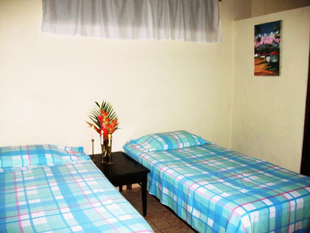 Hotel & Hostal Yaxkin Copán Oda fotoğraf